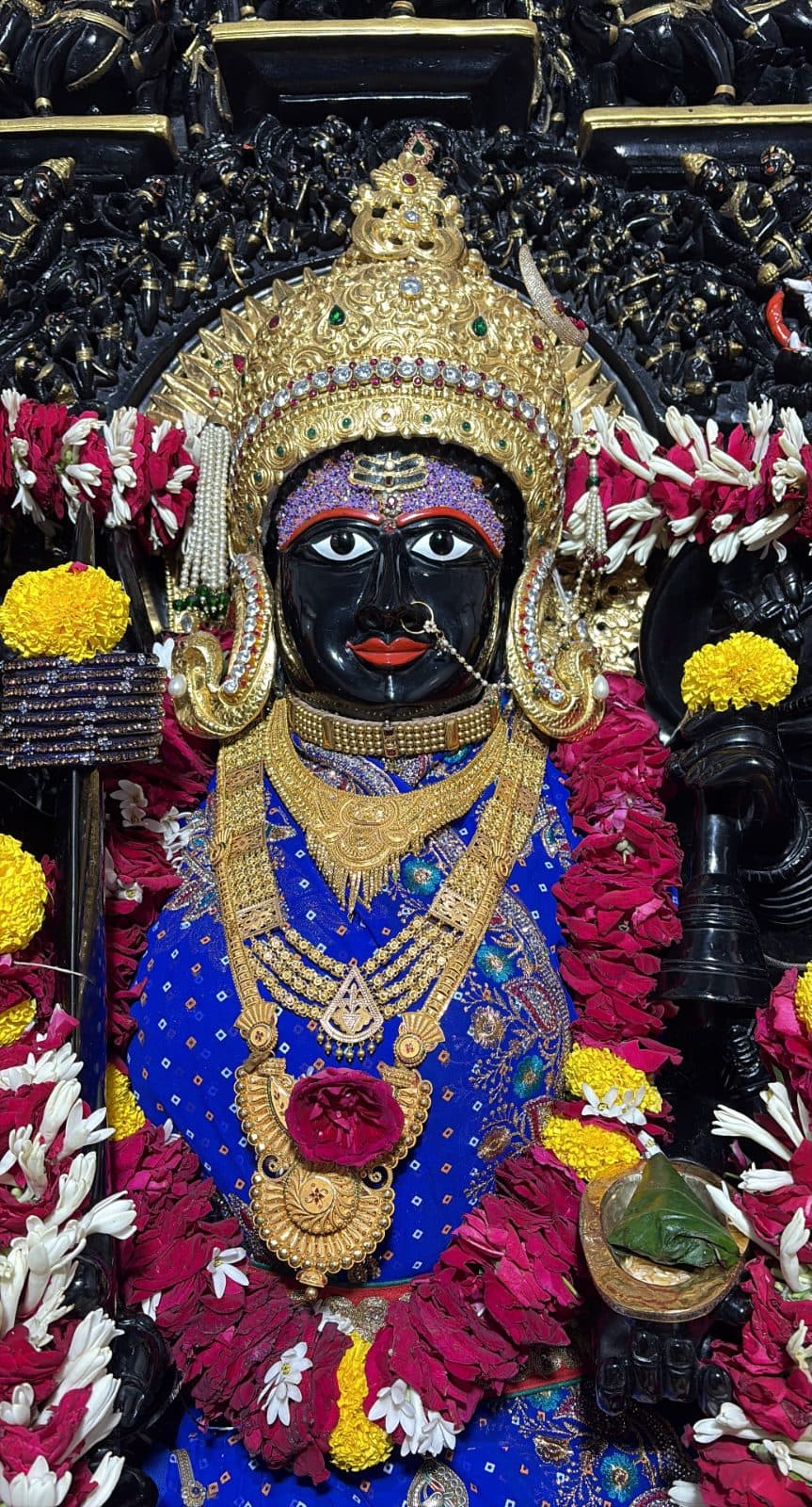 माँ त्रिपुरा सुंदरी के आज के दर्शन — १८ अक्टूबर २०२६, रविवार (2/3)