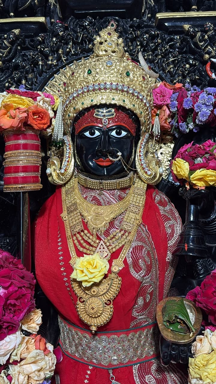 माँ त्रिपुरा सुंदरी के आज के दर्शन — २० अक्टूबर २०२६, मंगलवार (2/2)