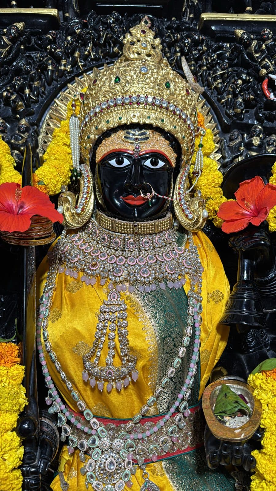 माँ त्रिपुरा सुंदरी के आज के दर्शन — २९ अक्टूबर २०२६, गुरुवार (2/2)