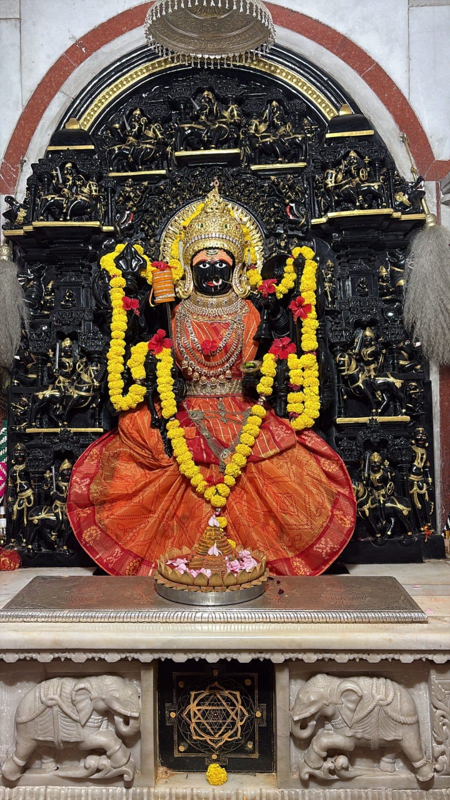 माँ त्रिपुरा सुंदरी के आज के दर्शन — २३ अक्टूबर २०२६, शुक्रवार (2/2)
