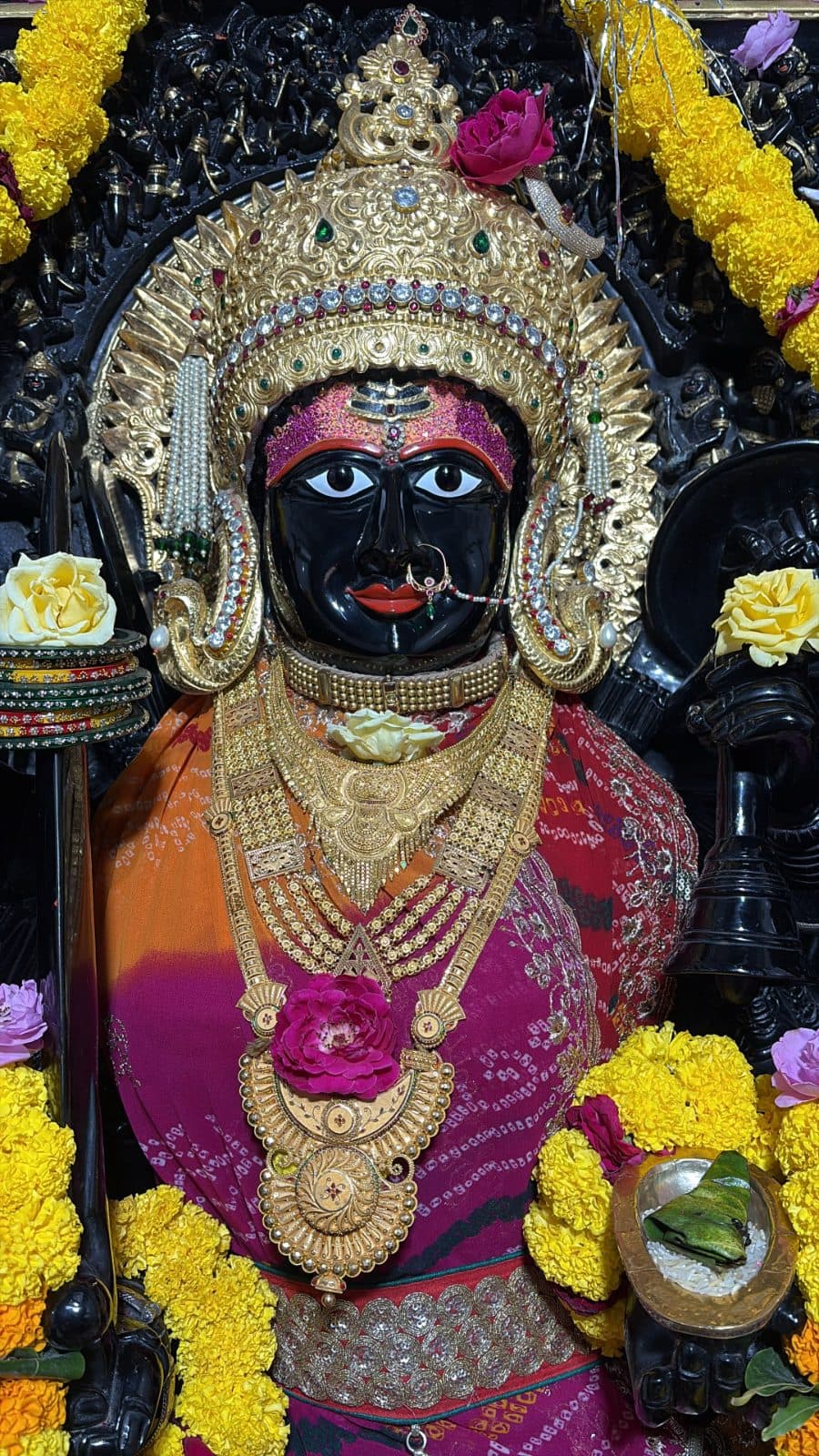 माँ त्रिपुरा सुंदरी के आज के दर्शन — २५ अक्टूबर २०२६, रविवार (2/2)