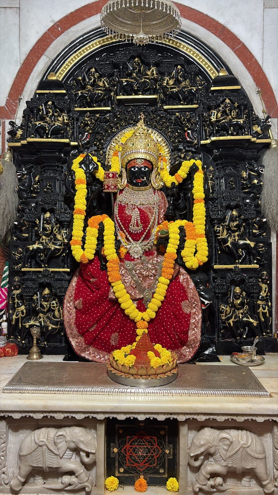 माँ त्रिपुरा सुंदरी के आज के दर्शन — २७ अक्टूबर २०२६, मंगलवार (1/2)