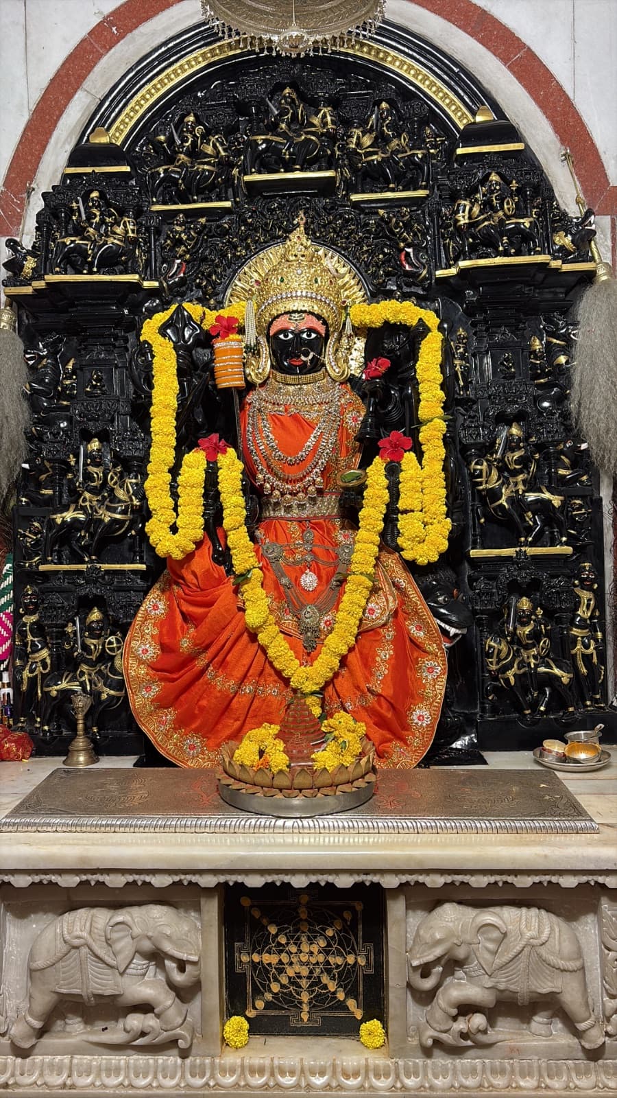 माँ त्रिपुरा सुंदरी के आज के दर्शन — ३० अक्टूबर २०२६, शुक्रवार (1/2)
